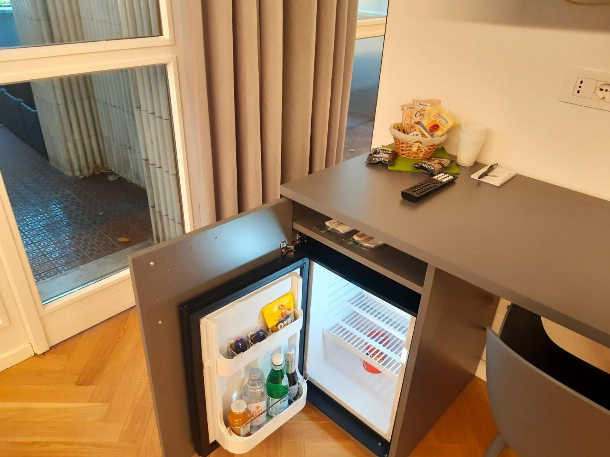 Mako Suites - Centro E Stazione Monza Kültér fotó