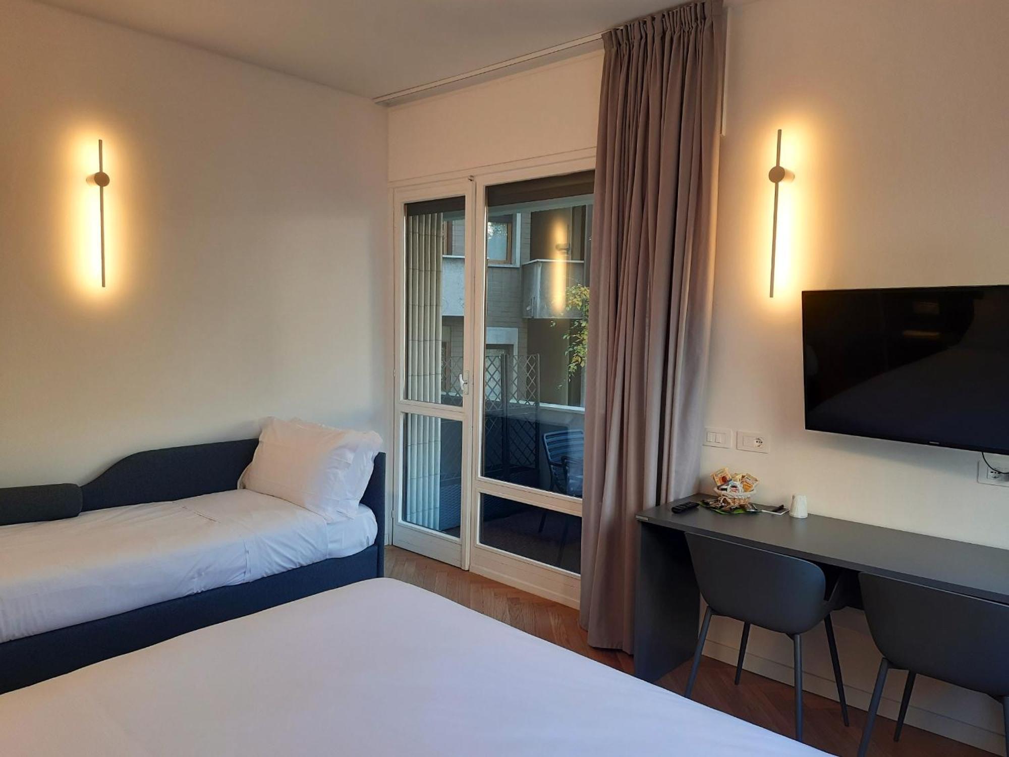 Mako Suites - Centro E Stazione Monza Kültér fotó